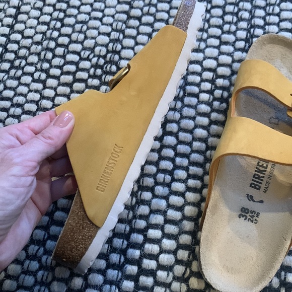 New Without Tags Big Buckle Arizona 38 Sandals - Picture 4 of 6